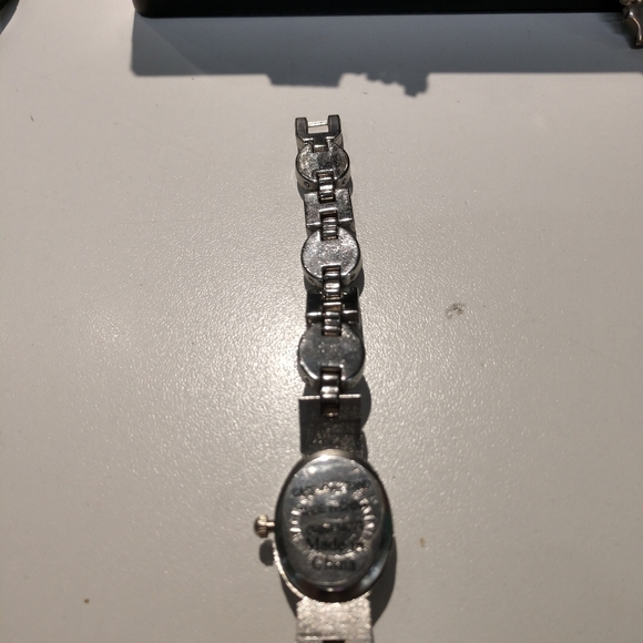 Quartz Watch - Picture 2 of 4